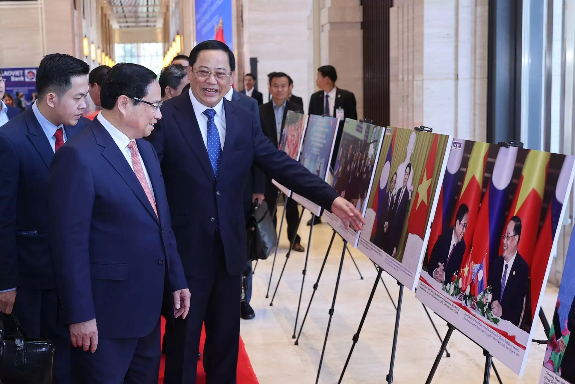 Thủ tướng Phạm Minh Chính và Thủ tướng Sonexay Siphandone đồng chủ trì Kỳ họp lần thứ 47 Ủy ban liên Chính phủ Việt Nam-Lào