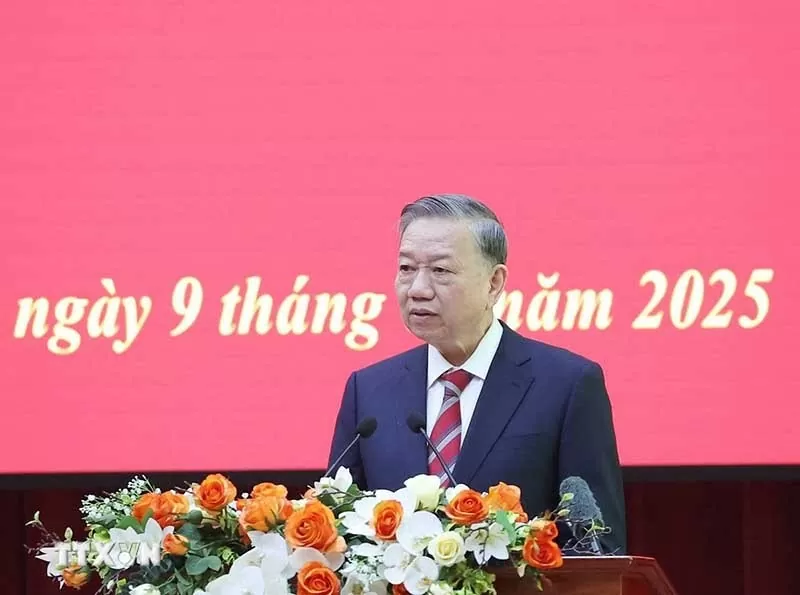 Tổng Bí thư gặp mặt nguyên lãnh đạo Đảng, Nhà nước, cán bộ lão thành, trí thức, nhà khoa học, văn nghệ sĩ các tỉnh, thành phố phía Nam Tổng Bí thư gặp mặt nguyên lãnh đạo Đảng, Nhà nước, cán bộ lão thành, trí thức, nhà khoa học, văn nghệ sĩ các tỉnh, thành phố phía Nam