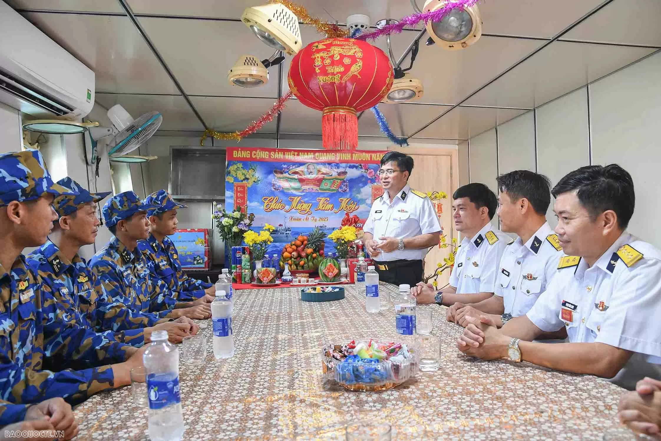 Tàu 637 lên đường thực hiện nhiệm vụ trực Tết trên biển Tàu 637 lên đường thực hiện nhiệm vụ trực Tết trên biển