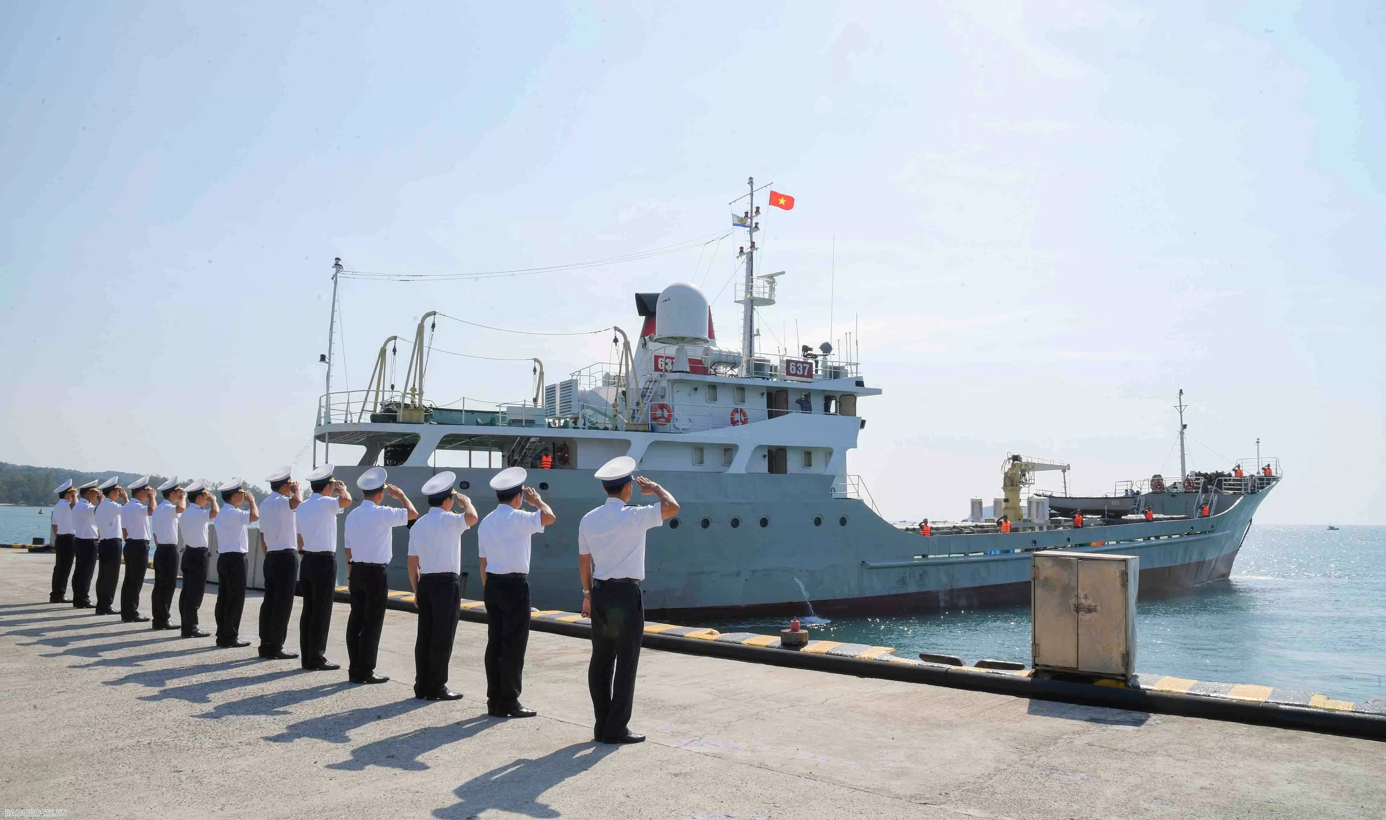 Tàu 637 lên đường thực hiện nhiệm vụ trực Tết trên biển Tàu 637 lên đường thực hiện nhiệm vụ trực Tết trên biển