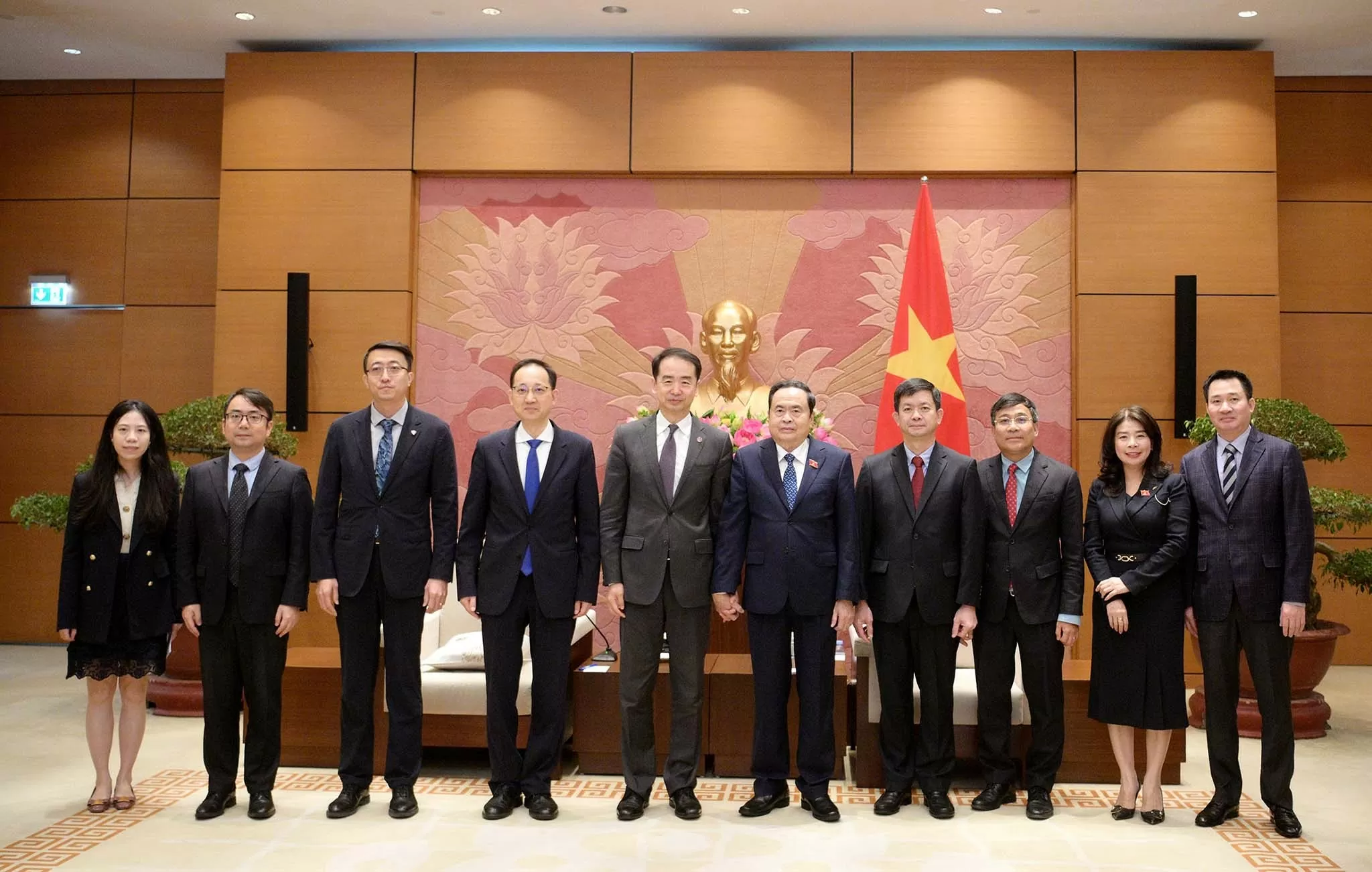 Chủ tịch Quốc hội Trần Thanh Mẫn tiếp Đại sứ Trung Quốc tại Việt Nam Chủ tịch Quốc hội Trần Thanh Mẫn tiếp Đại sứ Trung Quốc tại Việt Nam