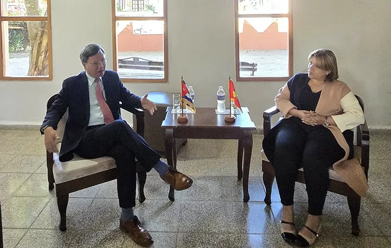 Đại sứ Lê Quang Long thăm, làm việc tại tỉnh Mayabeque, Cuba Đại sứ Lê Quang Long thăm, làm việc tại tỉnh Mayabeque, Cuba
