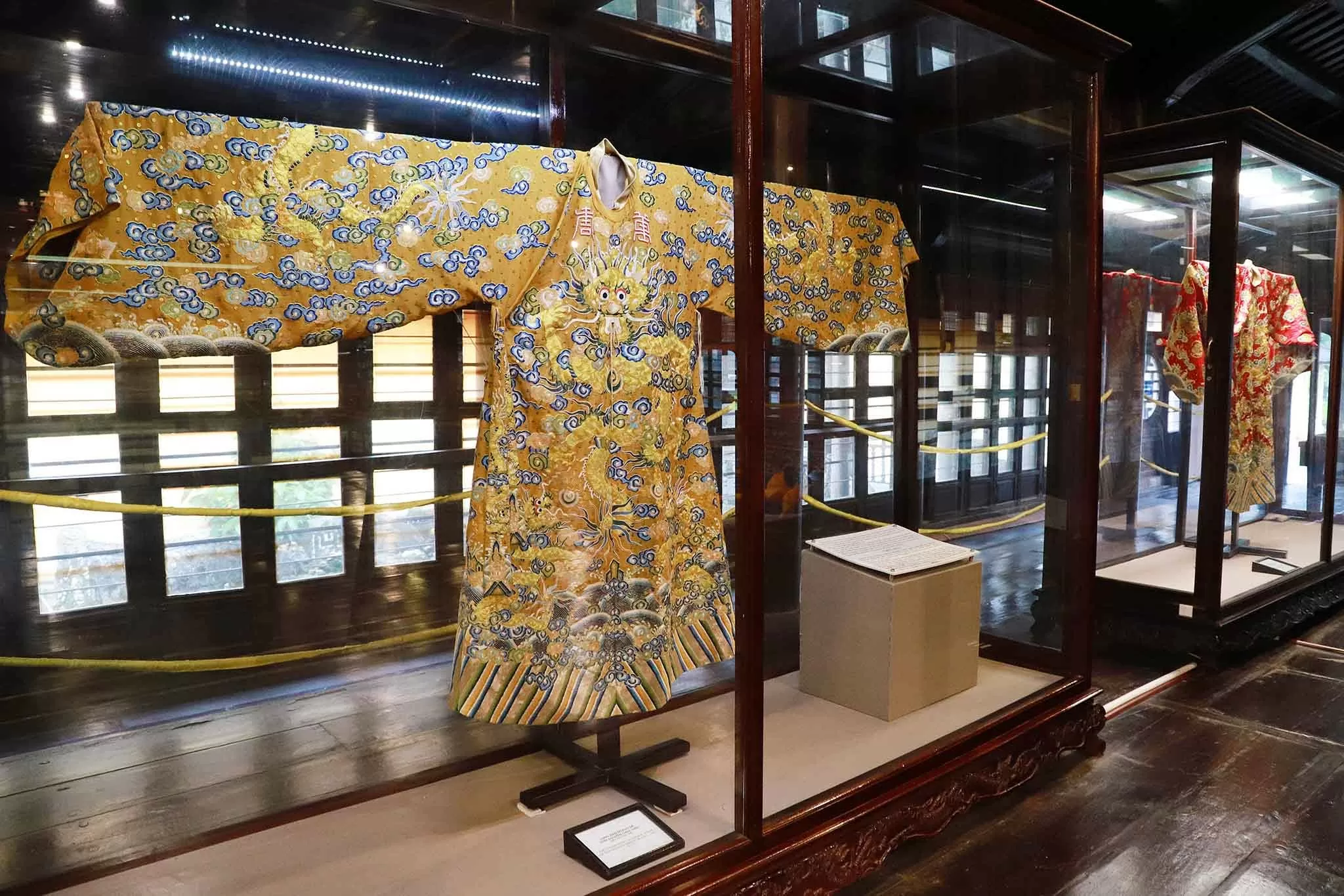 Hồi sinh cổ phục Việt Hồi sinh cổ phục Việt