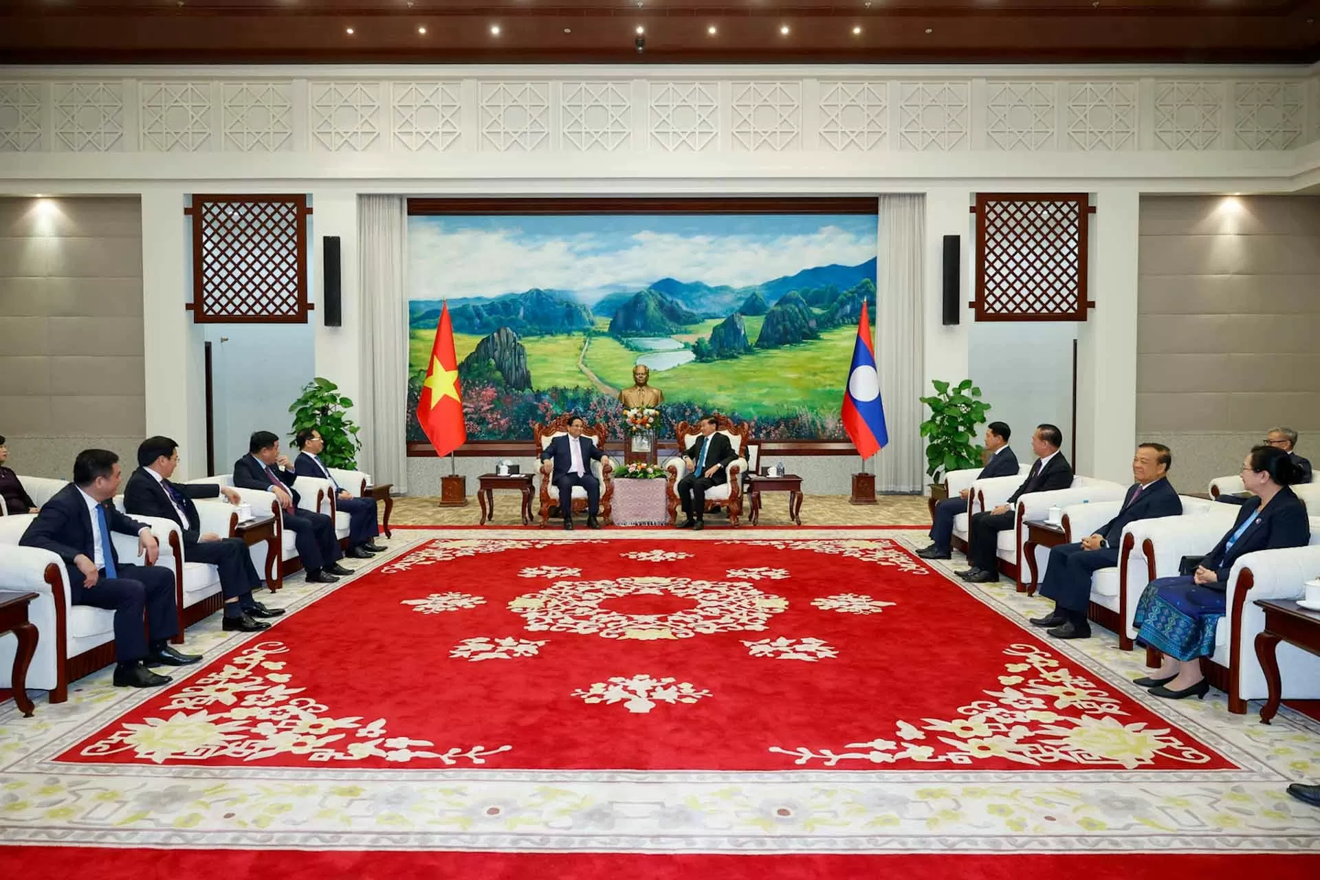 Thủ tướng Phạm Minh Chính hội kiến Tổng Bí thư, Chủ tịch nước Lào Thongloun Sisoulith Thủ tướng Phạm Minh Chính hội kiến Tổng Bí thư, Chủ tịch nước Lào Thongloun Sisoulith