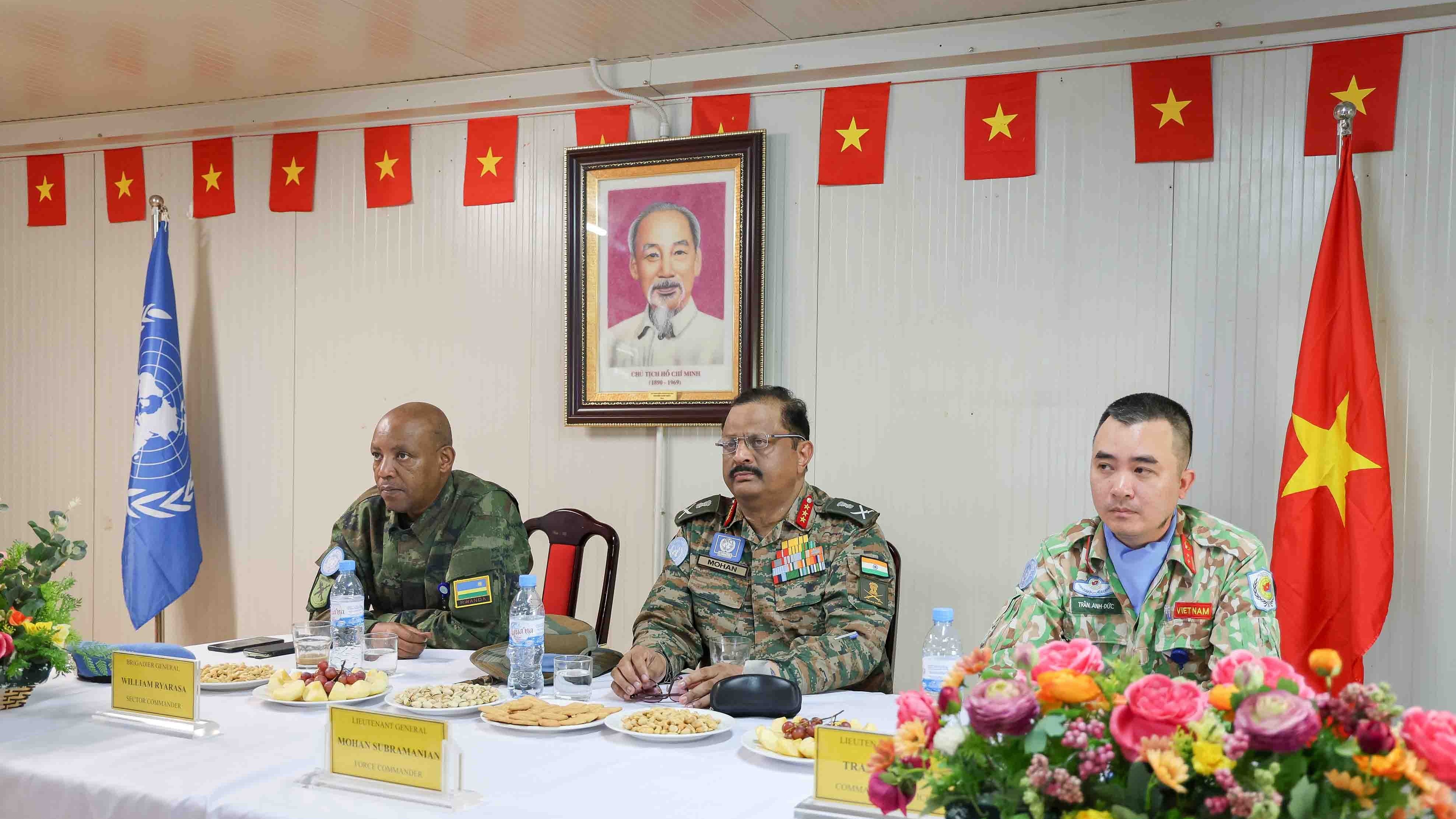 Tư lệnh Phái bộ Nam Sudan đánh giá cao đóng góp của Bệnh viện dã chiến cấp 2 Việt Nam