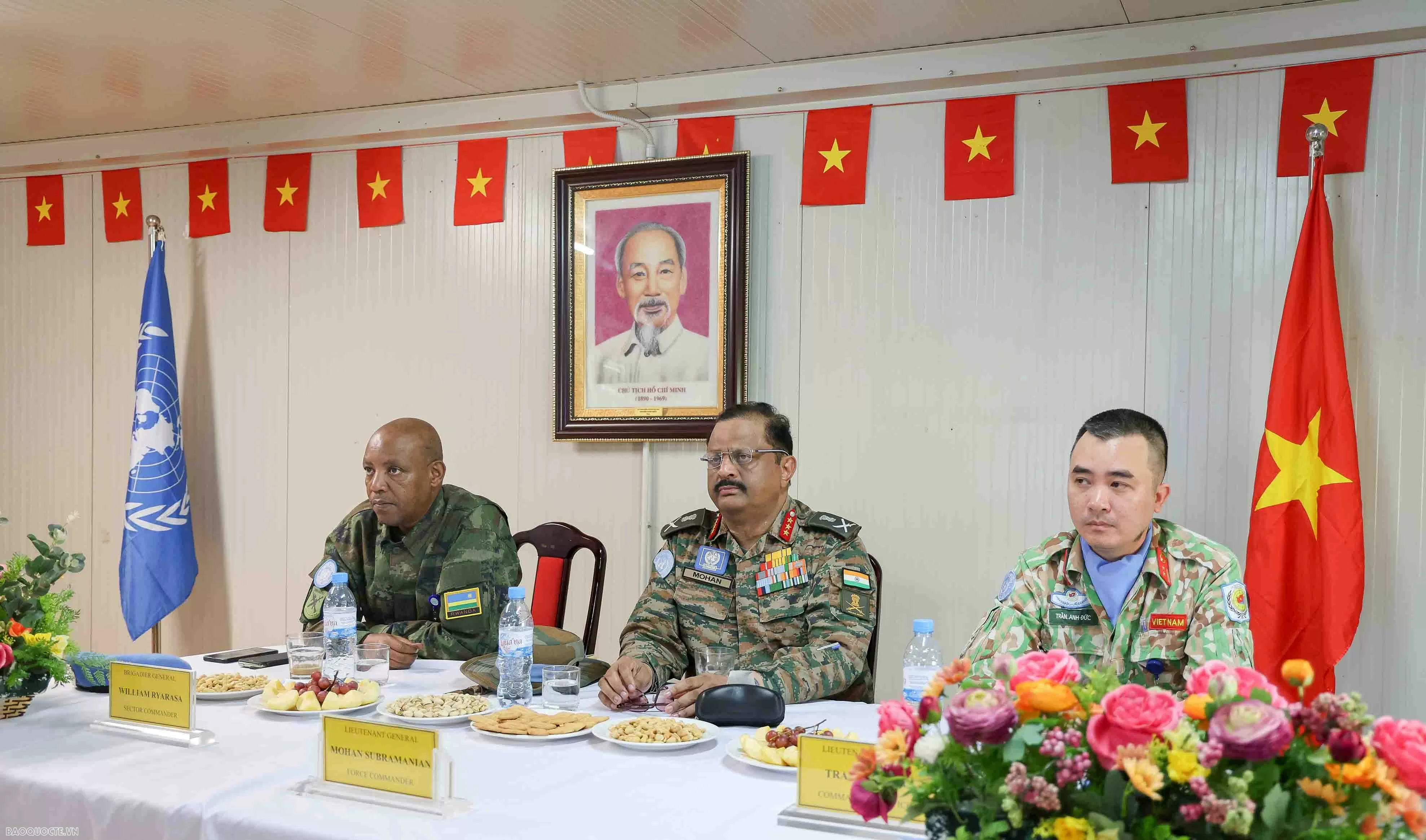 Tư lệnh Phái bộ Nam Sudan đánh giá cao những đóng góp của Bệnh viện dã chiến cấp 2 Việt Nam Tư lệnh Phái bộ Nam Sudan đánh giá cao những đóng góp của Bệnh viện dã chiến cấp 2 Việt Nam