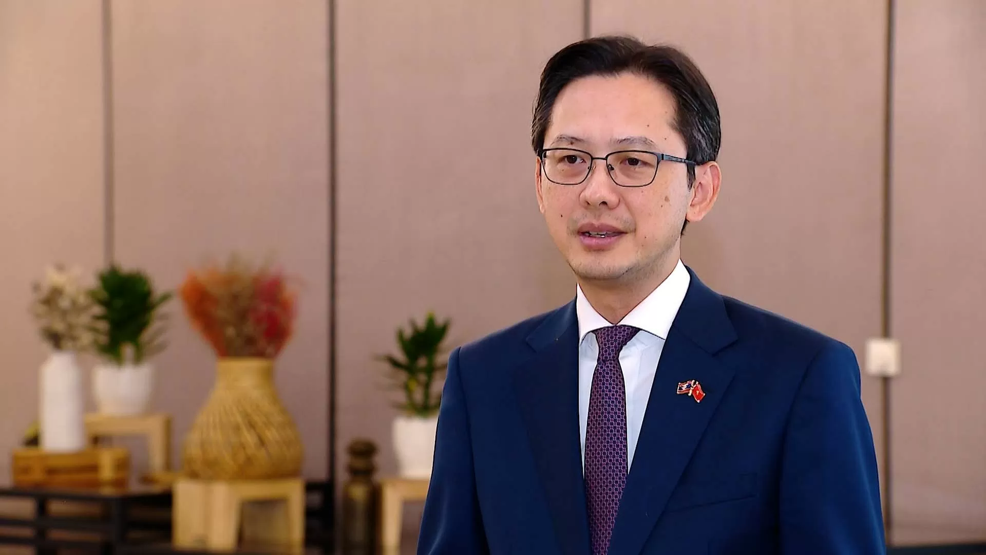 Thứ trưởng Ngoại giao Đỗ Hùng Việt.