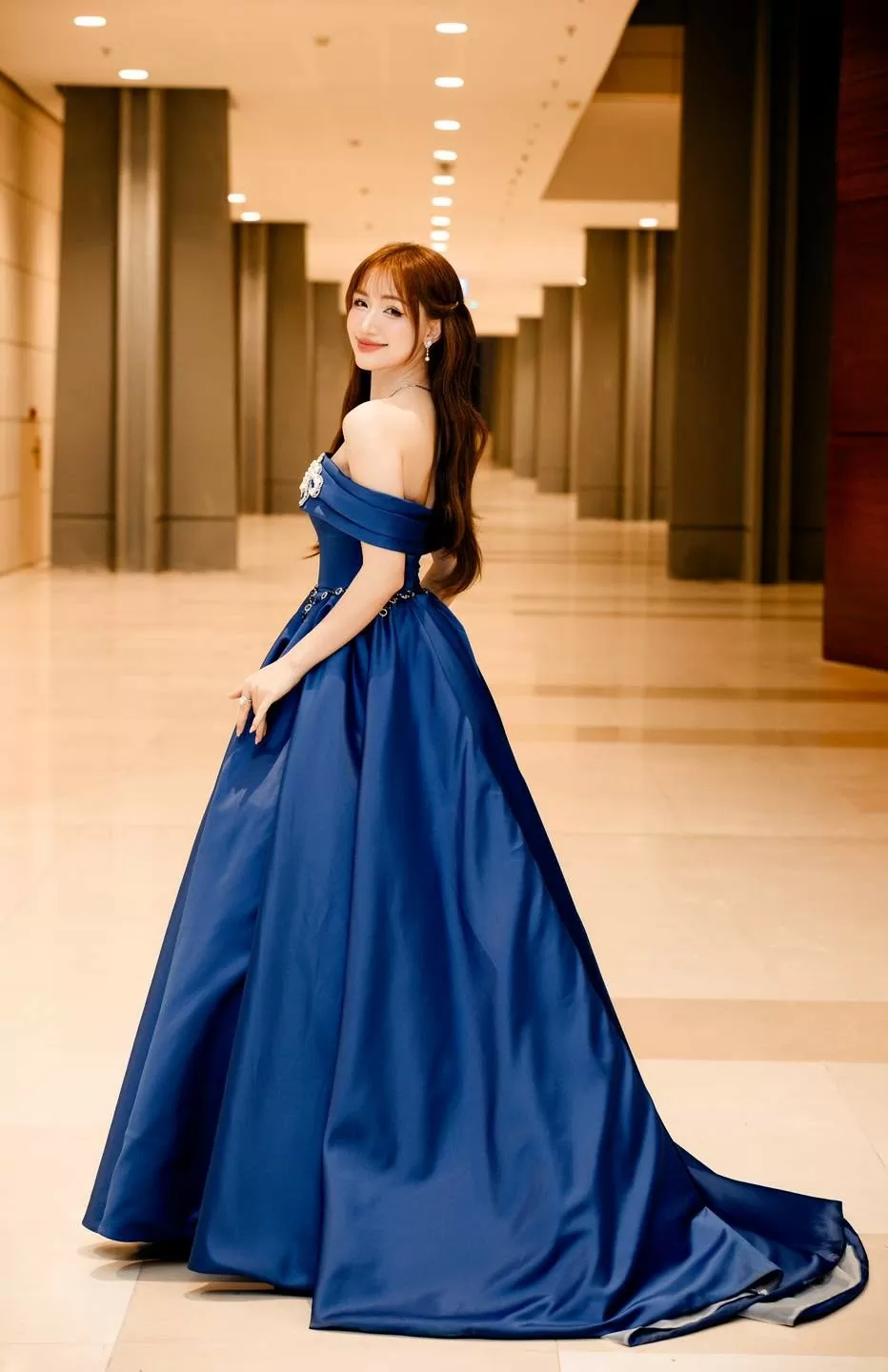 Nhan sắc gây chú ý của Hòa Minzy Nhan sắc gây chú ý của Hòa Minzy