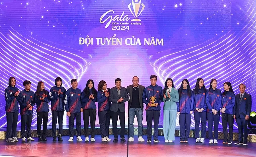 Gala Cup Chiến thắng 2024: Kình ngư Nguyễn Thị Ánh Viên 'tỏa sáng' Gala Cup Chiến thắng 2024: Kình ngư Nguyễn Thị Ánh Viên 'tỏa sáng'