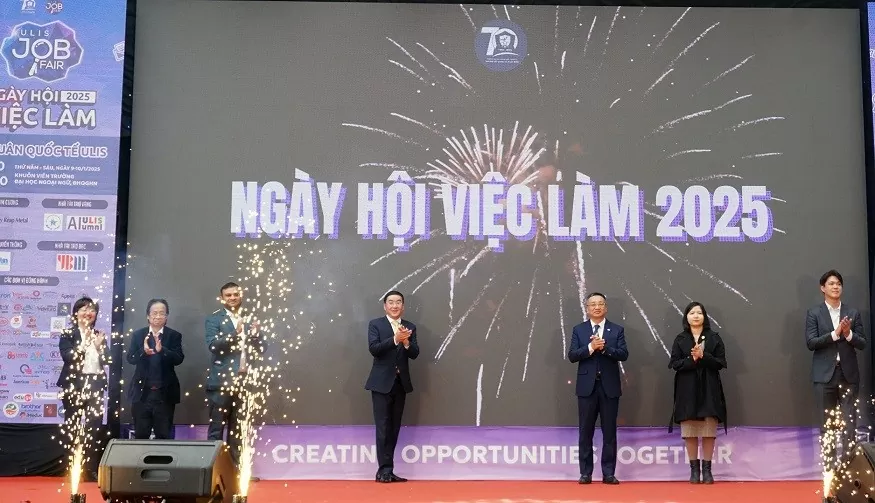 Ngày hội việc làm 2025: Kết nối sinh viên với cơ hội nghề nghiệp trong kỷ nguyên AI