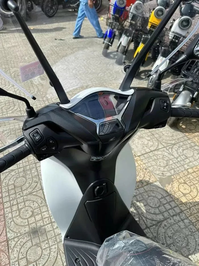 Cận cảnh Honda SH150i Sport Edition 2025 vừa về Việt Nam, giá hơn 200 triệu đồng