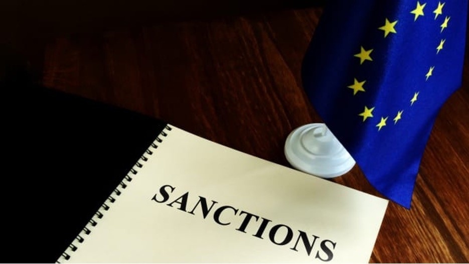 EU áp gói trừng phạt thứ 18: Hơn 400 tàu thuộc 'hạm đội bóng tối' Nga bị nhắm, hạ trần giá dầu xuống 45 USD