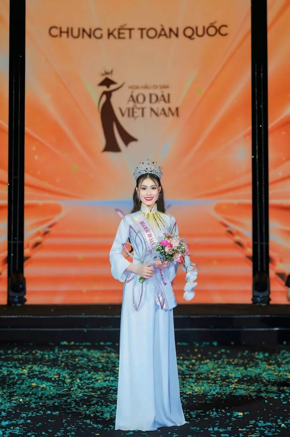 Người đẹp Cao Bằng đăng quang Hoa hậu Di sản Áo dài Việt Nam 2024 Người đẹp Cao Bằng đăng quang Hoa hậu Di sản Áo dài Việt Nam 2024