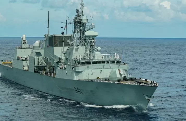Trung Quốc bất ngờ 'quay xe', thay đổi thái độ với tàu chiến Canada trên Biển Đông Trung Quốc bất ngờ 'quay xe', thay đổi thái độ với tàu chiến Canada trên Biển Đông