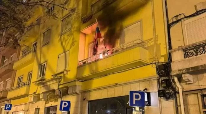 Lãnh sự quán Venezuela tại Bồ Đào Nha bị tấn công bom xăng Lãnh sự quán Venezuela tại Bồ Đào Nha bị tấn công bom xăng