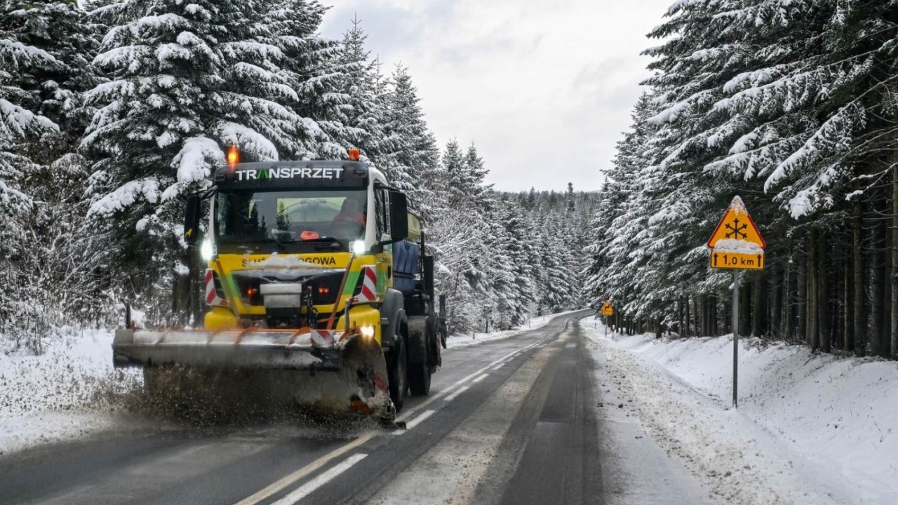 Ba Lan vật lộn với bão tuyết, gần 1.000 sự cố trong chưa đầy một tuần