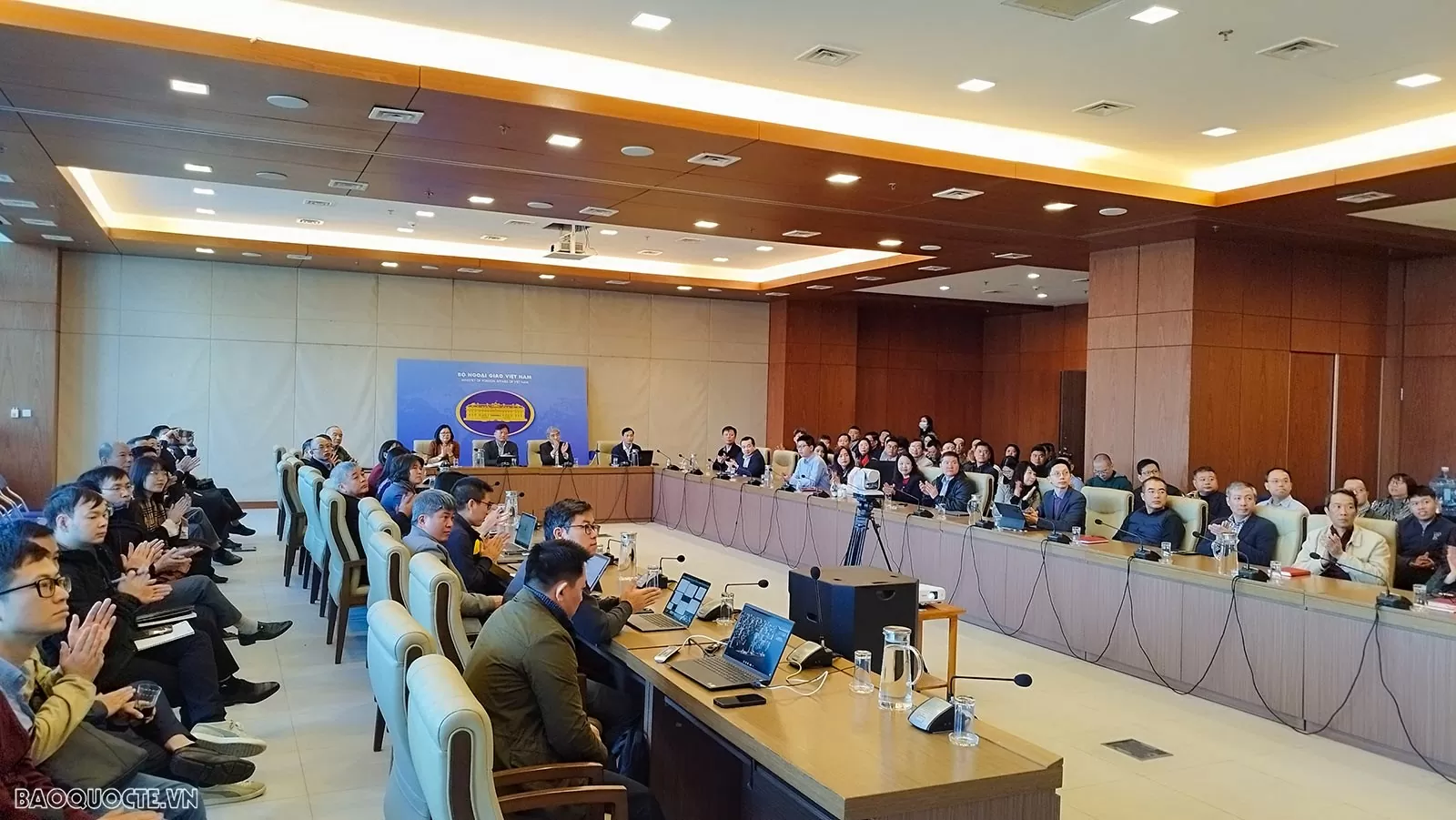 Bộ Ngoại giao tiếp sóng Hội nghị toàn quốc về đột phá khoa học, chuyển đổi số quốc gia Bộ Ngoại giao tiếp sóng Hội nghị toàn quốc về đột phá khoa học, chuyển đổi số quốc gia