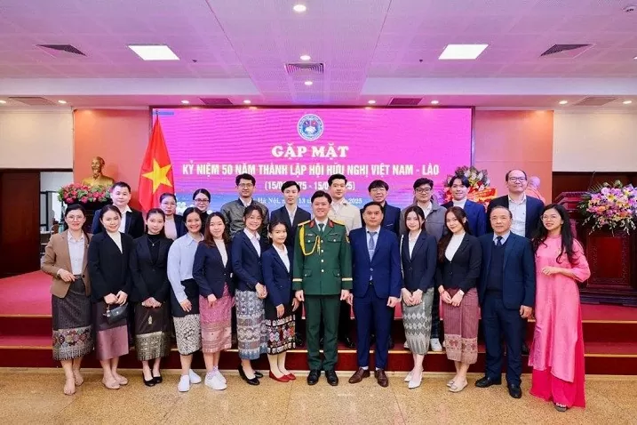 Ca sĩ trẻ Bùi Tuấn Ngọc được bầu vào làm Uỷ viên Ban Chấp hành Trung ương Hội Hữu nghị Việt Nam-Lào Ca sĩ trẻ Bùi Tuấn Ngọc được bầu vào làm Uỷ viên Ban Chấp hành Trung ương Hội Hữu nghị Việt Nam-Lào