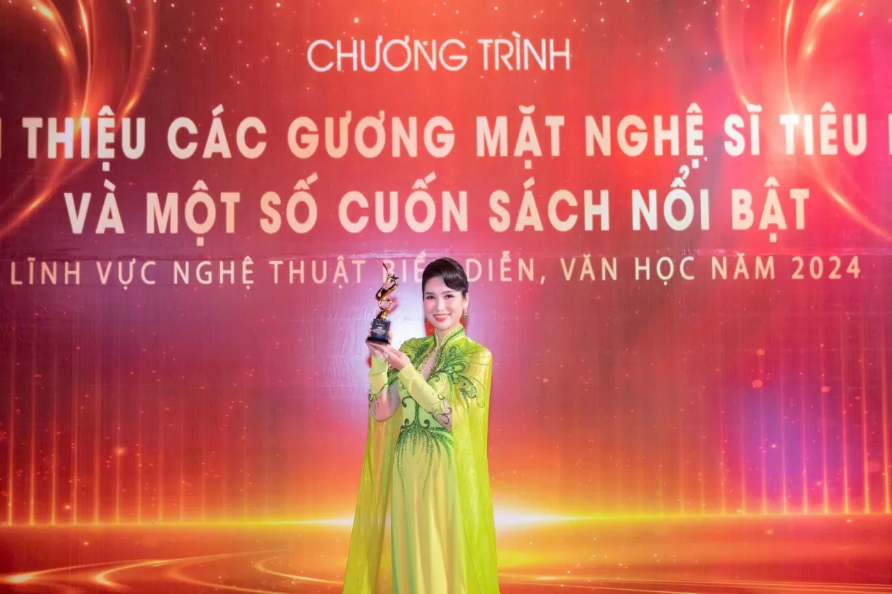 NSƯT Như Huỳnh được vinh danh Gương mặt Nghệ sĩ tiêu biểu 2024 NSƯT Như Huỳnh được vinh danh Gương mặt Nghệ sĩ tiêu biểu 2024