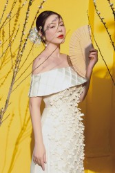 'Nữ hoàng thảm đỏ' Lý Nhã Kỳ hóa nàng thơ trong các thiết kế áo dài