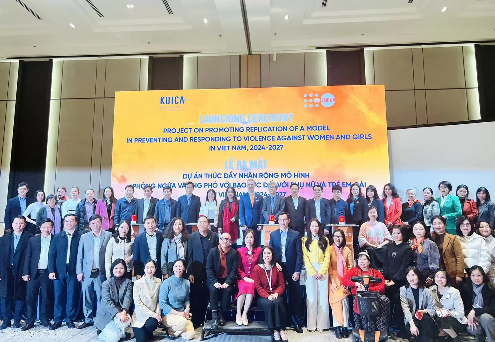 Khởi động hai dự án trị giá 5,5 triệu USD nhằm đẩy lùi bạo lực trên cơ sở giới đối với phụ nữ và trẻ em gái ở Việt Nam Khởi động hai dự án trị giá 5,5 triệu USD nhằm đẩy lùi bạo lực trên cơ sở giới đối với phụ nữ và trẻ em gái ở Việt Nam