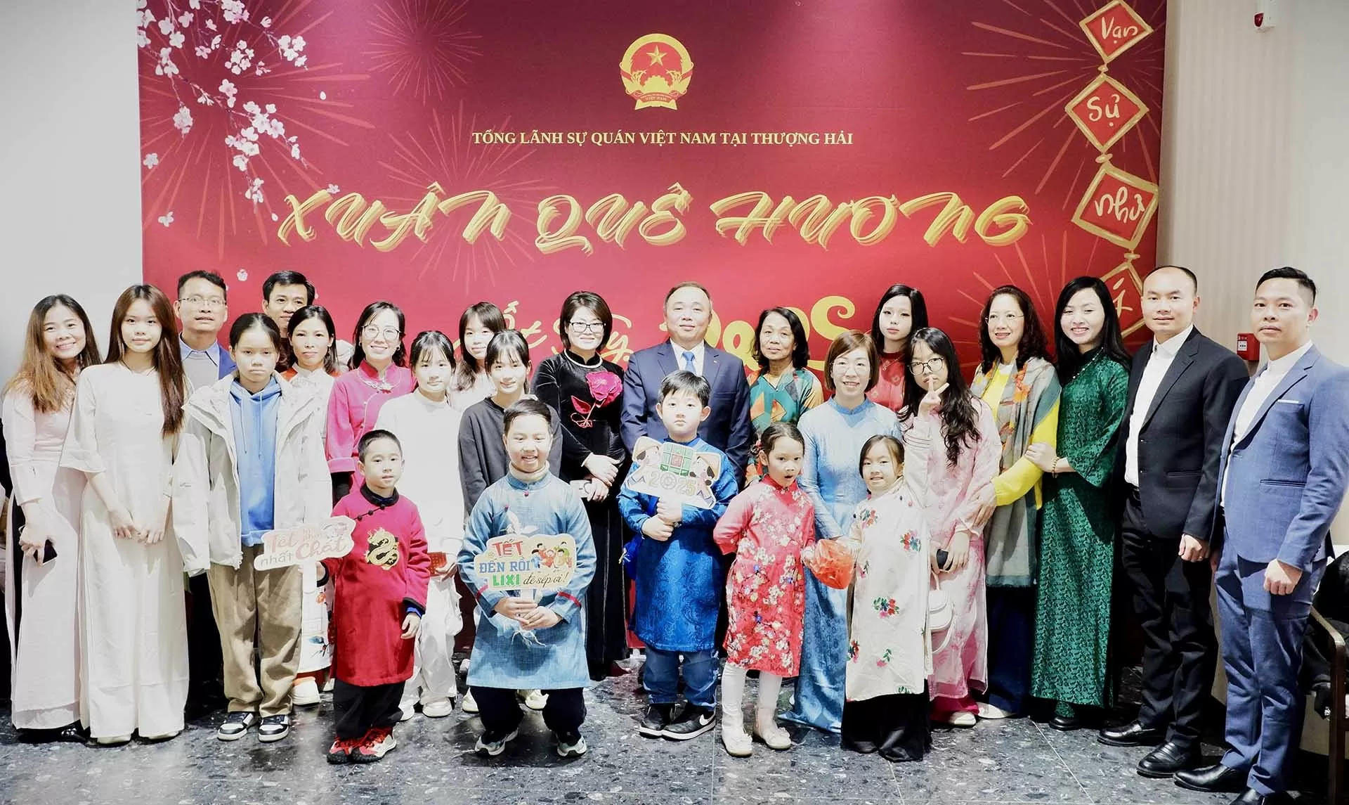 Tưng bừng Xuân Quê hương 2025 tại khu vực Hoa Đông, Trung Quốc Tưng bừng Xuân Quê hương 2025 tại khu vực Hoa Đông, Trung Quốc