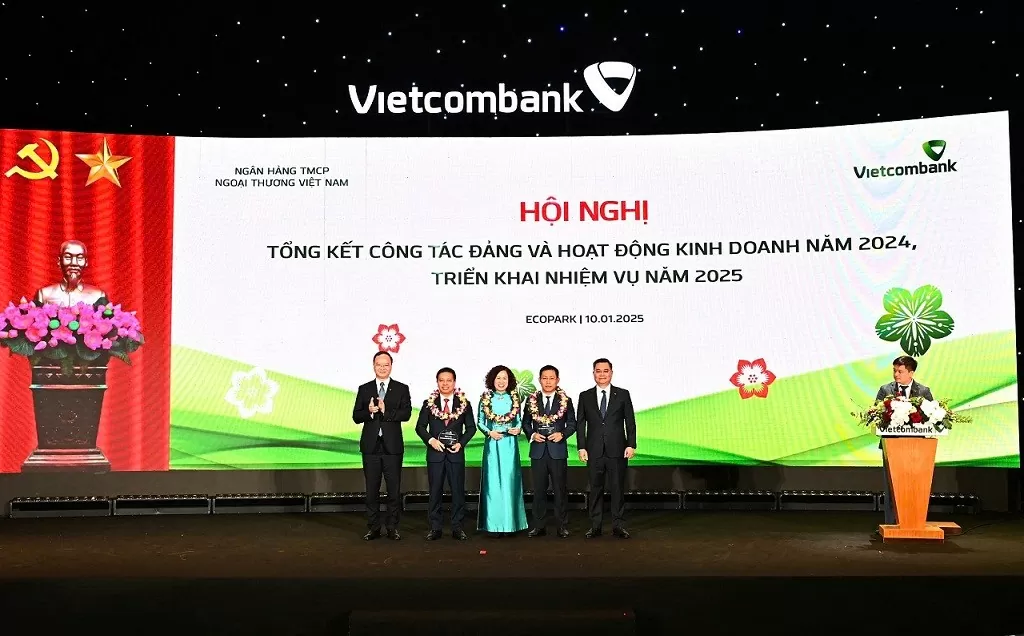 Vietcombank bứt phá với dấu ấn xanh Vietcombank bứt phá với dấu ấn xanh