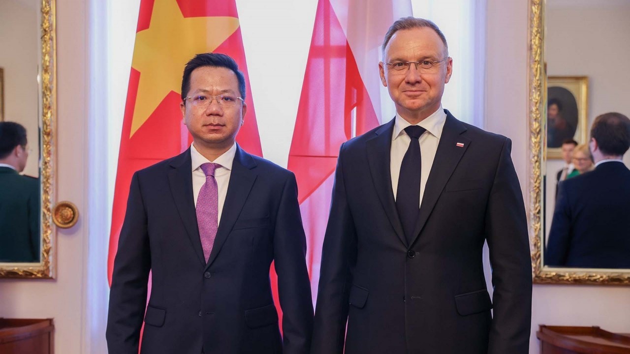 dai su ha hoang hai chuyen tham the hien su coi trong cua viet nam voi nguoi ban lau doi ba lan