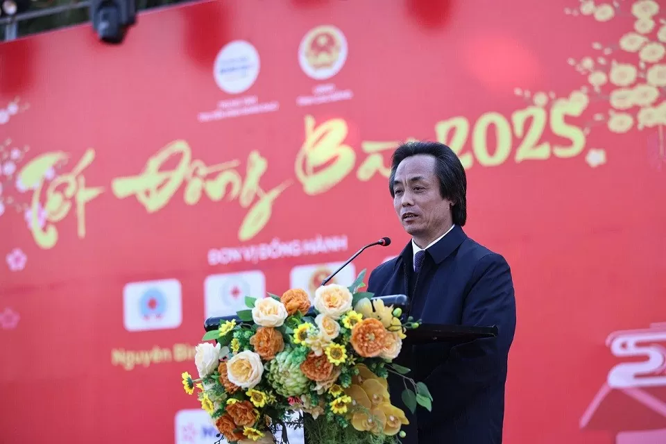 Mang Tết sớm, Tết ấm no đến với đồng bào vùng cao Mang Tết ấm no đến với đồng bào vùng cao