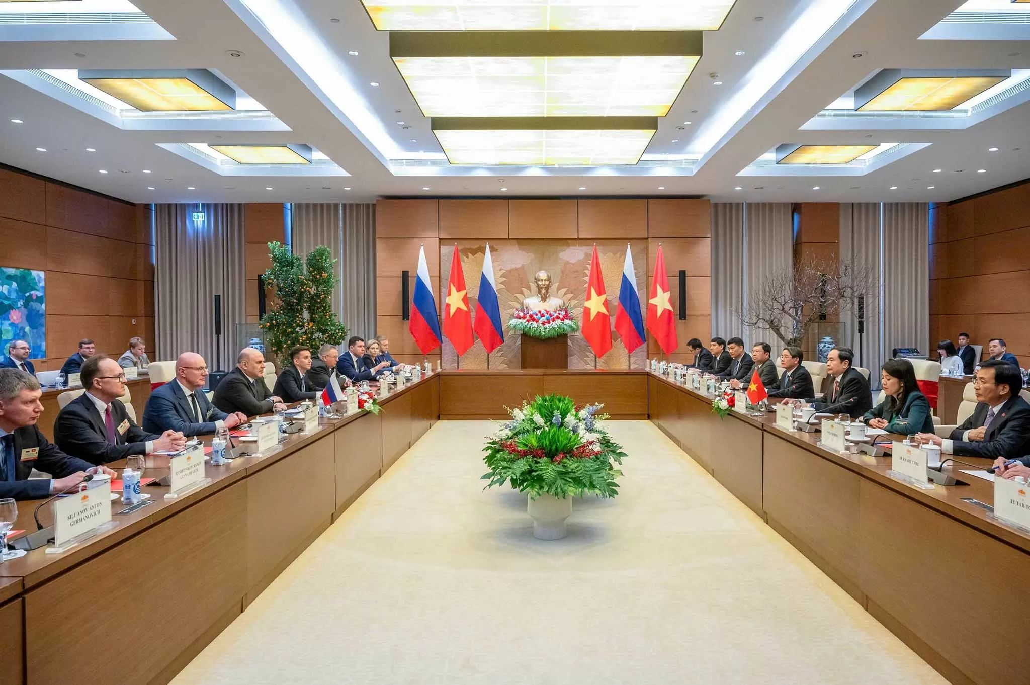 Chủ tịch Quốc hội Trần Thanh Mẫn hội kiến Thủ tướng Liên bang Nga Chủ tịch Quốc hội Trần Thanh Mẫn hội kiến Thủ tướng Liên bang Nga