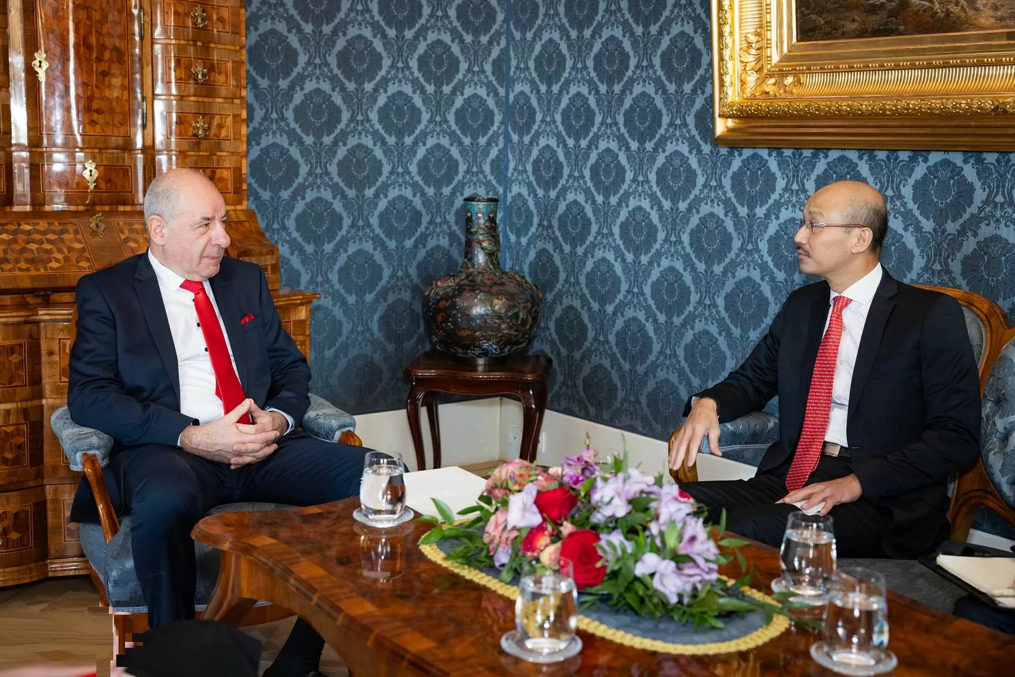 Đại sứ Bùi Lê Thái trình Thư ủy nhiệm lên Tổng thống Hungary Sulyok Tamás Đại sứ Bùi Lê Thái trình Thư ủy nhiệm lên Tổng thống Hungary Sulyok Tamás