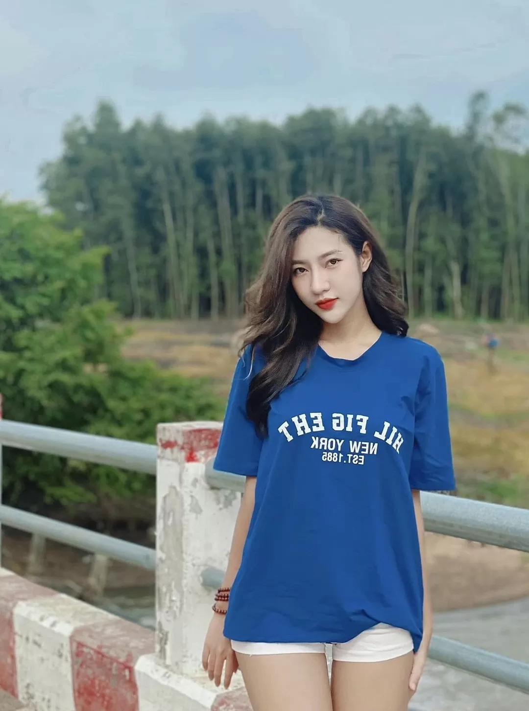 Vợ thủ môn Đình Triệu Vợ thủ môn Đình Triệu