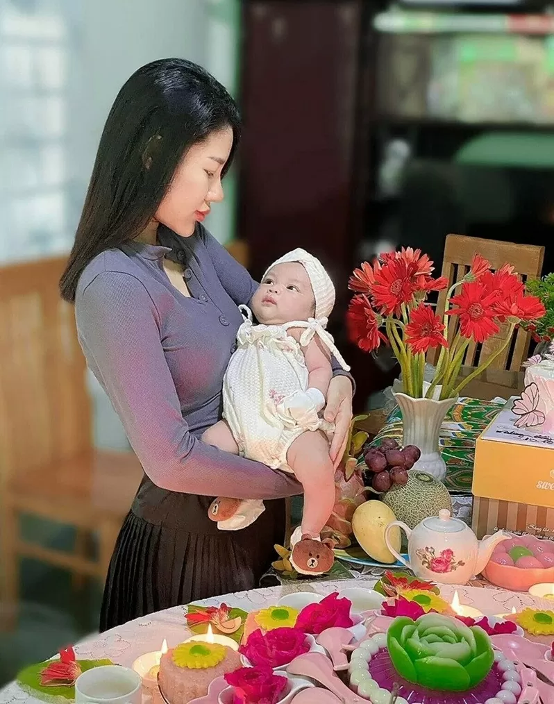 Vợ thủ môn Đình Triệu Vợ thủ môn Đình Triệu