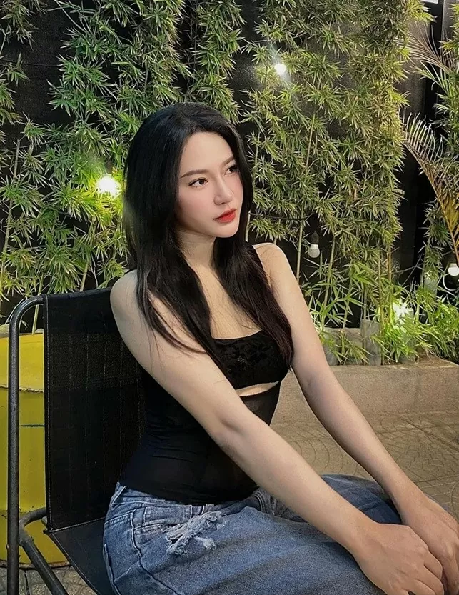 Vợ thủ môn Đình Triệu Vợ thủ môn Đình Triệu