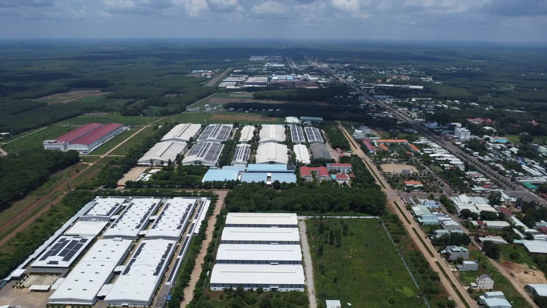 KCN Đồng Xoài II (TP.Đồng Xoài) nhìn từ trên cao. (Ảnh: Hoàng Giáp)