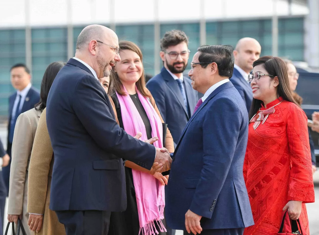 Thủ tướng Phạm Minh Chính và Phu nhân bắt đầu chuyến thăm Ba Lan, Czech và tham dự WEF Davos tại Thụy Sỹ Thủ tướng Phạm Minh Chính và Phu nhân bắt đầu chuyến thăm Ba Lan, Czech và tham dự WEF Davos tại Thụy Sỹ