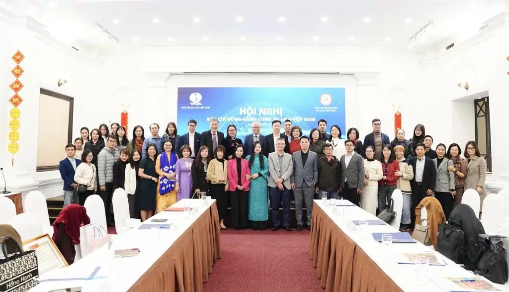 Báo chí đồng hành cùng Du lịch Việt Nam thực hiện mục tiêu năm 2025 Báo chí đồng hành cùng Du lịch Việt Nam thực hiện mục tiêu năm 2025