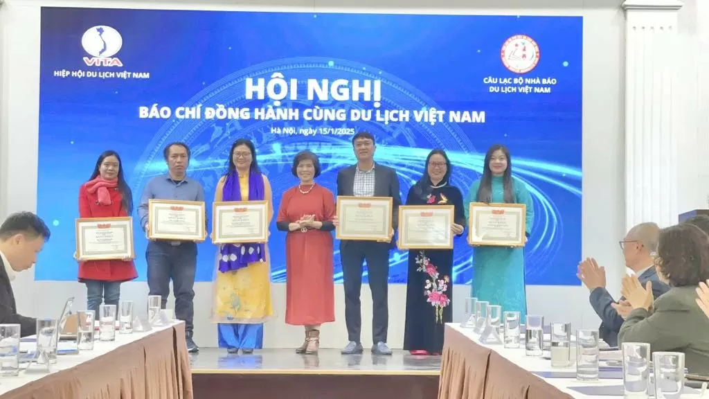 Báo chí đồng hành cùng Du lịch Việt Nam thực hiện mục tiêu năm 2025 Báo chí đồng hành cùng Du lịch Việt Nam thực hiện mục tiêu năm 2025
