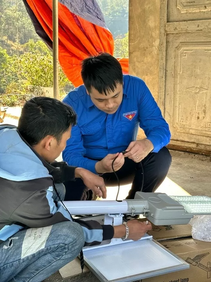 Thanh niên Ngoại giao mang 'Xuân biên cương - nâng bước em đến trường' đến với đồng bào biên giời phía Bắc