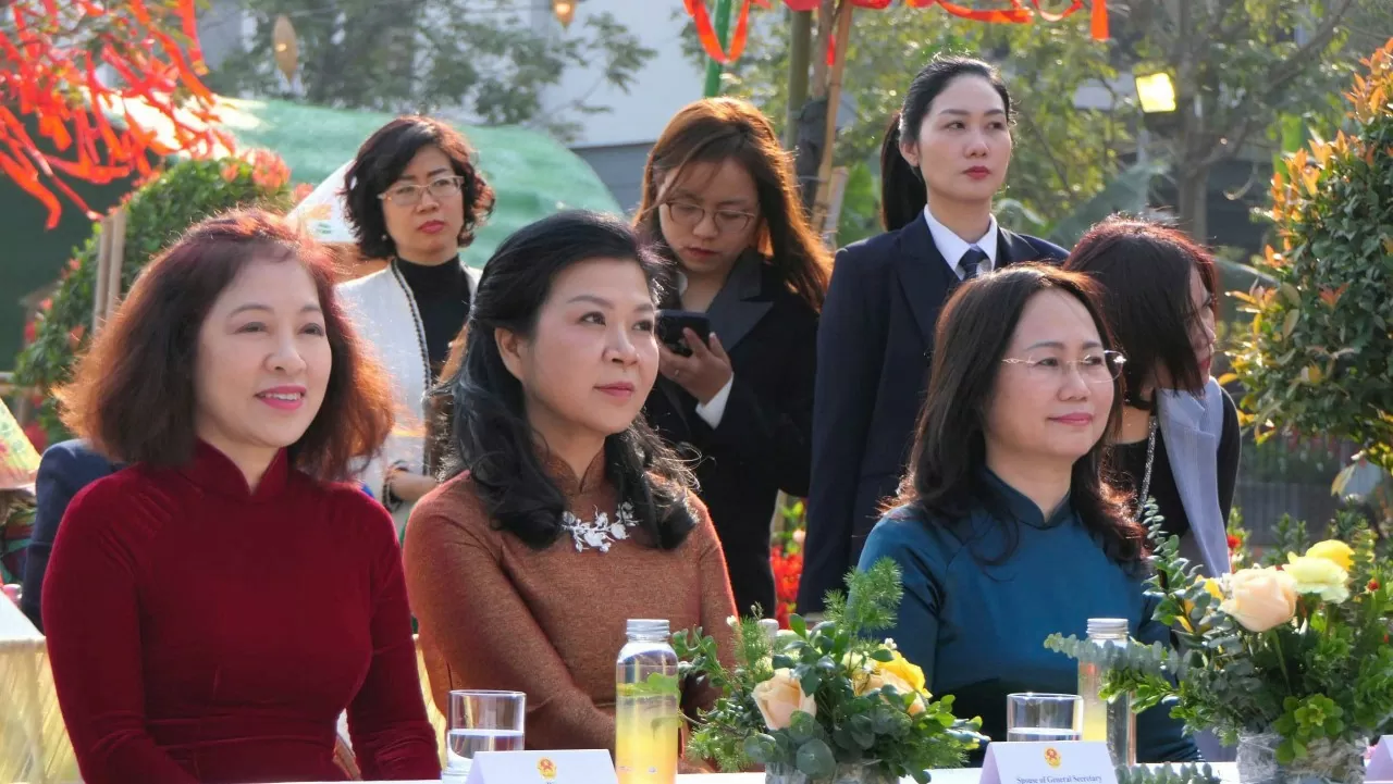 Hương sắc Tết Việt 'tô điểm' ngoại giao văn hoá, gắn kết tình hữu nghị quốc tế