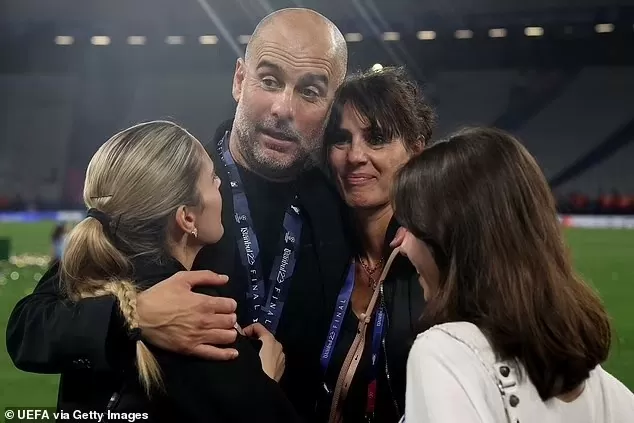 Man City khiến HLV Pep Guardiola li thân vợ?