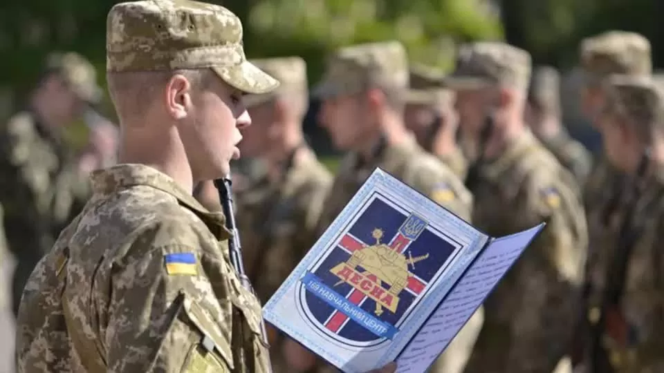 Tình hình Ukraine: Kiev tung luật mới để tìm cách tăng quân? Anh-Pháp đang bàn việc đưa lực lượng tới Tình hình Ukraine: Kiev tung luật mới để tìm cách tăng quân? Anh-Pháp đang bàn việc đưa lực lượng tới