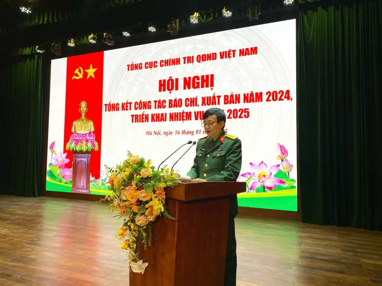 Báo Thế giới và Việt Nam vinh dự nhận Bằng khen của Chủ nhiệm Tổng cục Chính trị QĐND