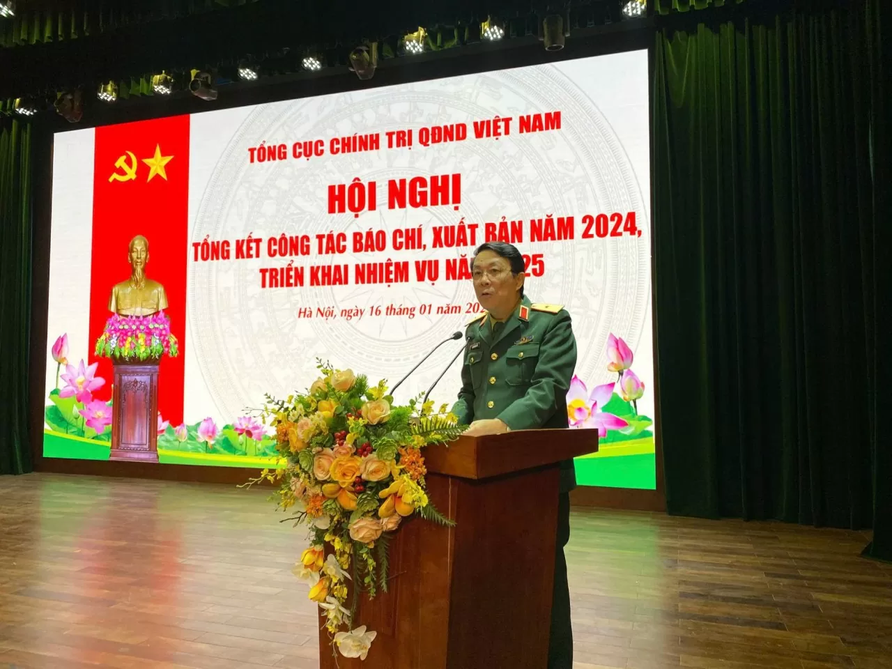 Báo Thế giới và Việt Nam vinh dự nhận Bằng khen của Chủ nhiệm Tổng cục Chính trị QĐND