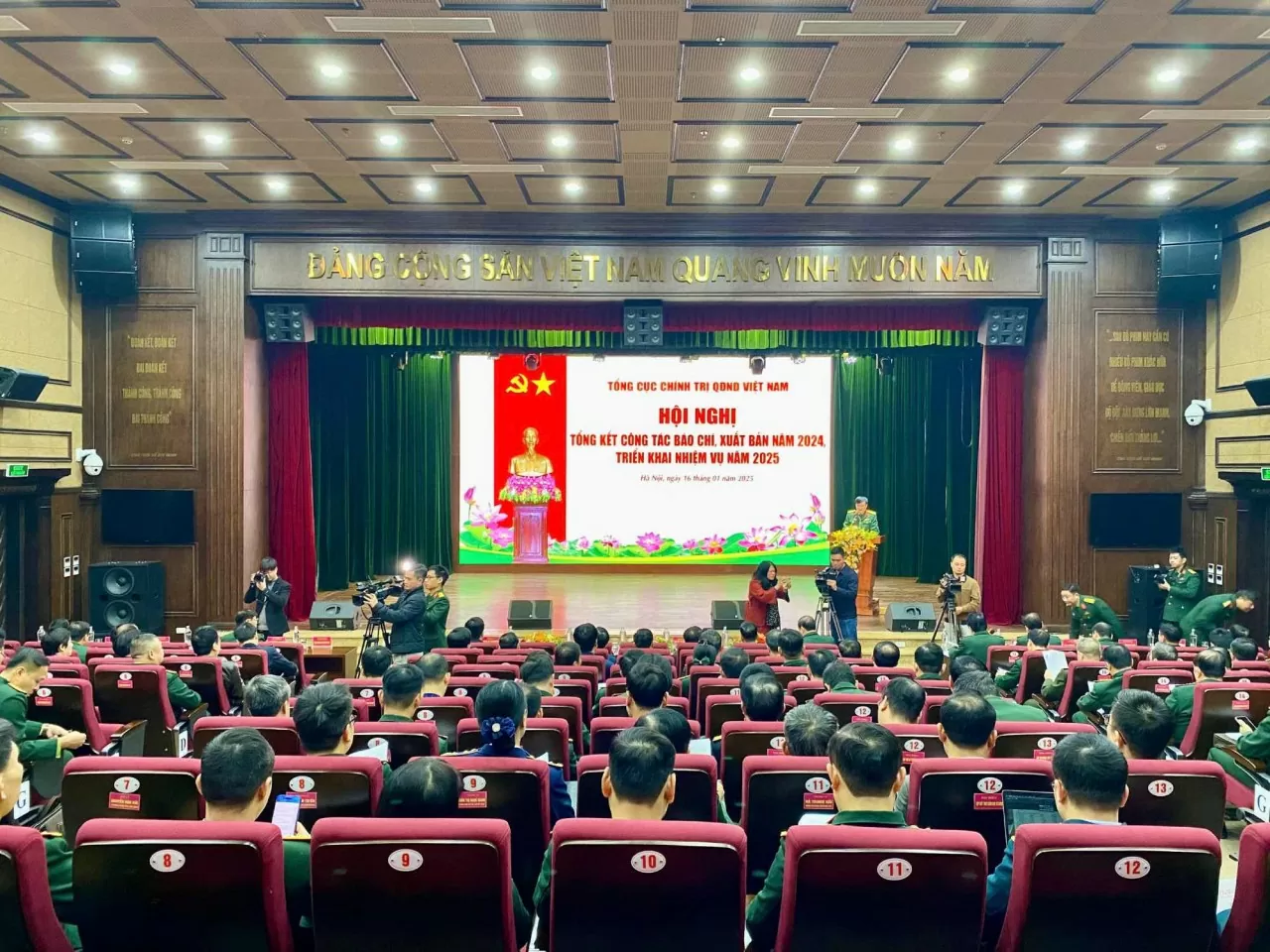 Báo Thế giới và Việt Nam vinh dự nhận Bằng khen của Chủ nhiệm Tổng cục Chính trị QĐND