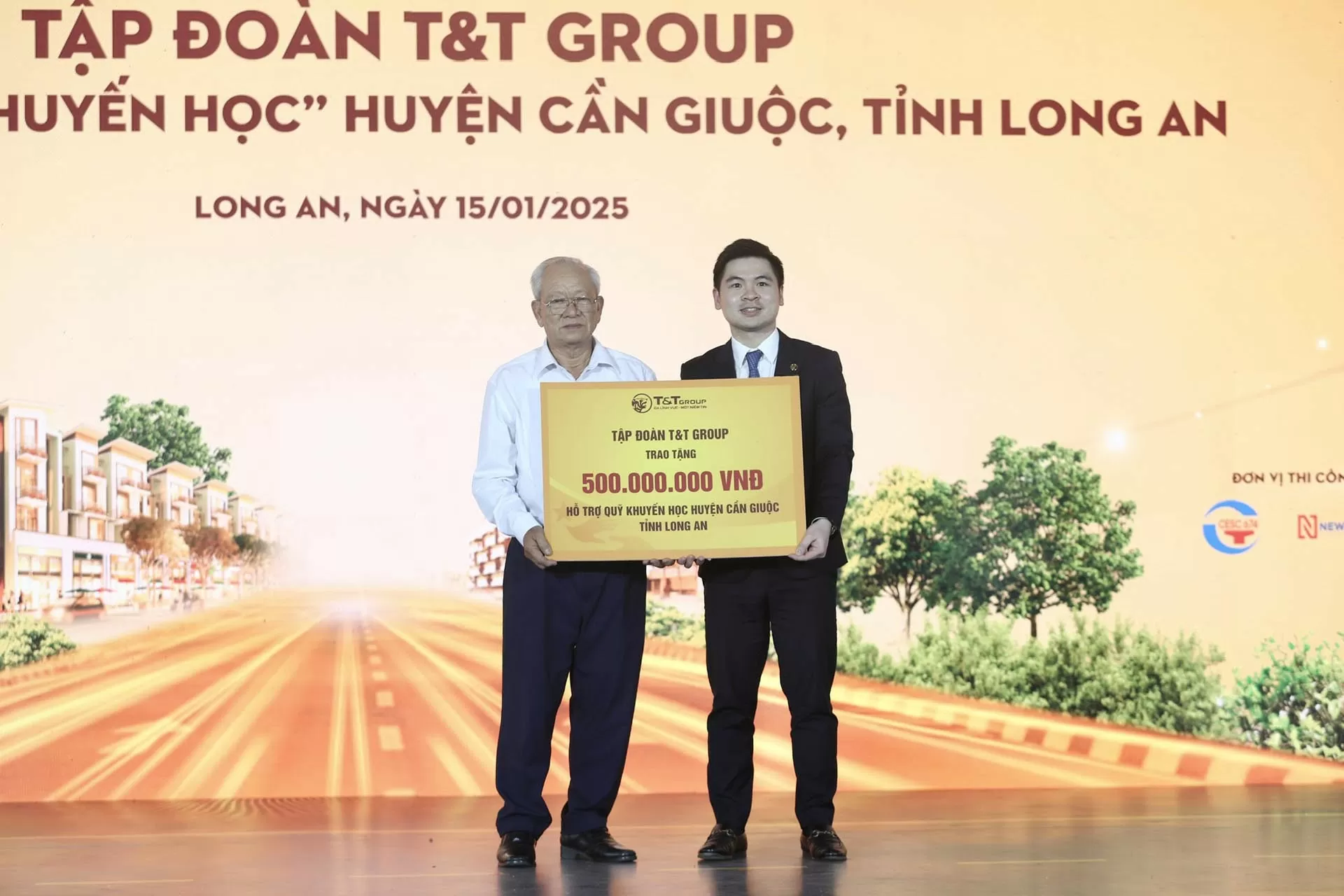 T&T Group luôn đồng hành cùng các địa phương trong công tác an sinh xã hội, trong đó có tỉnh Long An. T&T Group luôn đồng hành cùng các địa phương trong công tác an sinh xã hội, trong đó có tỉnh Long An.