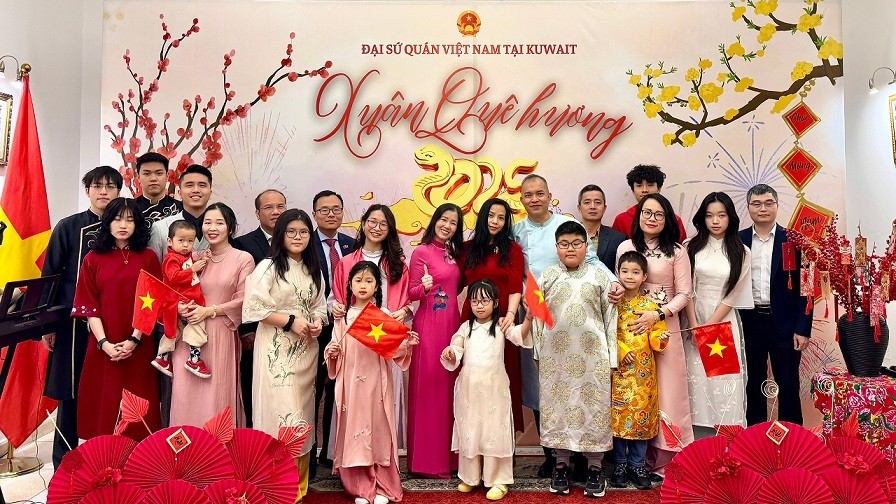 Đại sứ quán Việt Nam tại Kuwait tổ chức đón Tết Ất Tỵ mừng Xuân 2025 cho bà con kiều bào