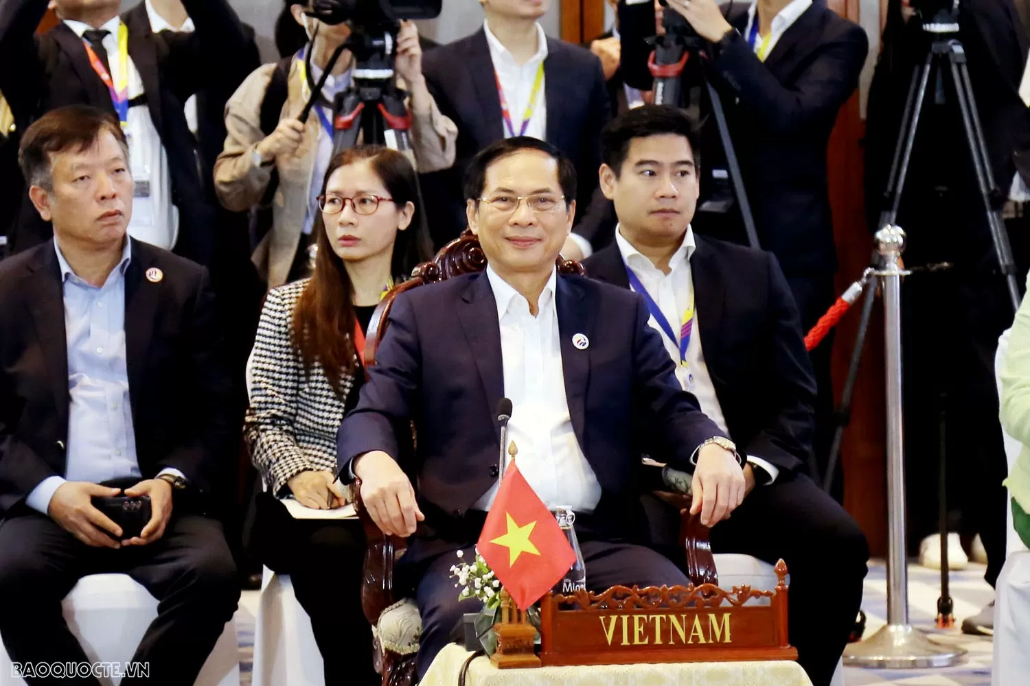 Phó Thủ tướng, Bộ trưởng Ngoại giao Bùi Thanh Sơn tham dự Hội nghị hẹp các Bộ trưởng Ngoại giao ASEAN tại Malaysia Phó Thủ tướng, Bộ trưởng Ngoại giao Bùi Thanh Sơn tham dự Hội nghị hẹp các Bộ trưởng Ngoại giao ASEAN tại Malaysia