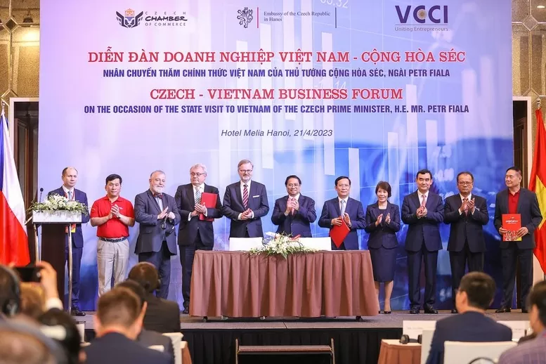 Đại sứ Cộng hòa Czech: Thủ tướng thăm Đại sứ Cộng hòa Czech: Thủ tướng thăm