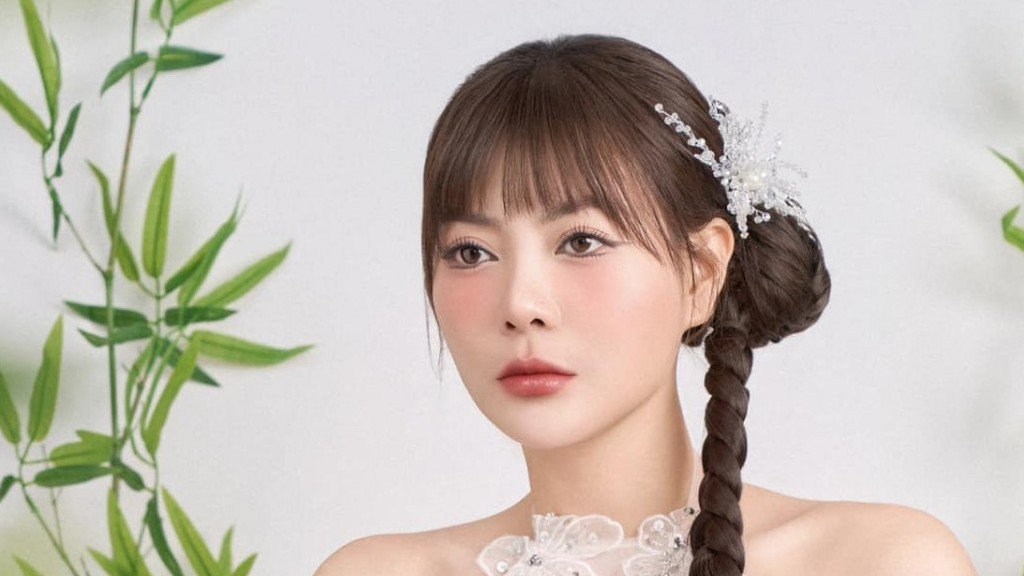Diễn viên Thanh Hương xinh đẹp, gợi cảm trong bộ ảnh mới